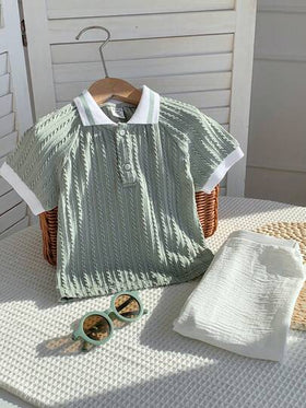 SHEIN مجموعة ملابس علوية بياقة بولو أخضر قصير الأكمام وبنطال أبيض ذو خصر مطاطي مناسبة للأولاد الرضع في فصلي الربيع والصيف، مناسبة لحفلات عيد الميلاد والحفلات المسائية والأعراس وحفلات استقبال المولود الجديد وعيد الميلاد الأول