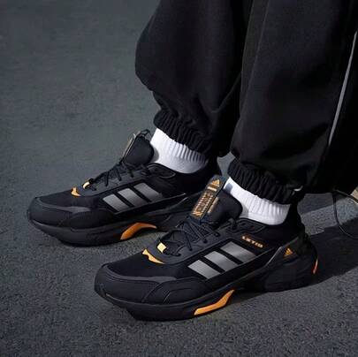 Adidas حذاء رياضي رجالي MTS GUARD بتصميم كلاسيكي متين ومناسب للمشي لمسافات طويلة والجري على الطرق الجبلية