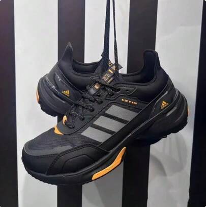 Adidas حذاء رياضي رجالي MTS GUARD بتصميم كلاسيكي متين ومناسب للمشي لمسافات طويلة والجري على الطرق الجبلية