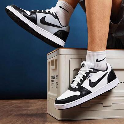 Nike حذاء رياضي كاجوال منخفض الرقبة من EBERNON LOWD للرجال