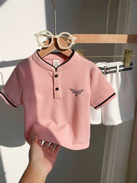 SHEIN مجموعة قميص بولو أكمام قصيرة وردي جميل وشورت أبيض مع حزام للأطفال الصغار، ملابس صيفية وربيعية للأولاد الرضع