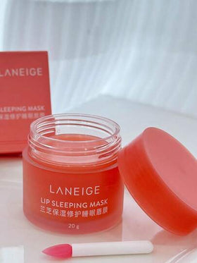 Laneige 20 جرام قناع نوم للشفاه بعطر الخوخ، مغذي ومرطب عميق ويعالج الشفاه الجافة والمتقشرة. يزيل بلطف تقشير الشفاه ويعزز لون الشفاه، ويترك الشفاه ناعمة وملساء ومنعشة. مناسب للاستخدام ليلاً. | مستحضرات تجميل كورية ، مكياج كوري