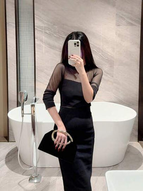 حقيبة سهرة فاخرة من الجلد الأسود المخملي الأنيق، ديكور معدني على الطراز الأوروبي والأمريكي، حقيبة يد صغيرة فاخرة مزينة بشريط معدني لامع، إكسسوار أنيق وفاخر لفستان السهرة، مناسبة للحفلات والزفاف والسهرات