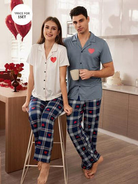 CoupledUp بيجامة رجالية مجموعة سروال وقميص قصير الأكمام مطبوع بنقشة القلب والمربعات، مع ياقة مُحاكة