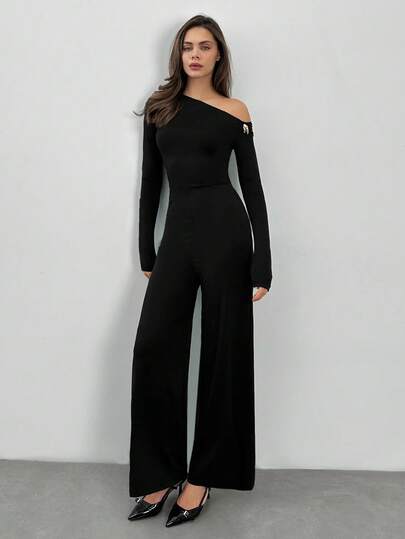 SHEIN Tall جمبسوت أنيقة ذات أكتاف غير متماثلة وأكمام طويلة مزينة بإبزيم معدني، ذات ساق واسعة، مناسبة للارتداء اليومي والمناسبات والحفلات، جمبسوت نسائية أنيقة للطبقات، جمبسوت ذات أكتاف غير متماثلة، جمبسوت ذات ساق واسعة، جمبسوت عيد الحب، جمبسوت للاستخدام ال