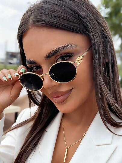 زوج نظارات أنيق وأنيق بإطارات معدنية عتيقة، مناسب للسفر الصيفي وملابس الشاطئ والتصوير الفوتوغرافي