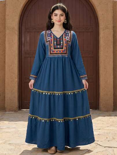 SHEIN فستان كاجوال للمراهقات مطبوع بشريط ذهبي مزخرف بالحياكة والرقع