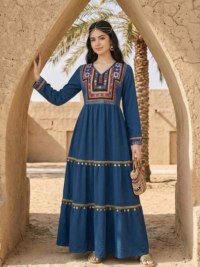 SHEIN فستان كاجوال للمراهقات مطبوع بشريط ذهبي مزخرف بالحياكة والرقع
