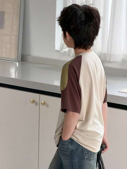 Dazy Kids قميص تي شيرت فضفاض بأكمام راجلان مطبوع عليه حرف للأولاد المراهقين، ملابس كاجوال للصيف والتنقل اليومي، موضة الشارع الربيعية