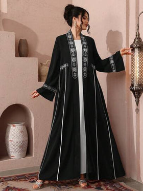 Al Najma رمضان كيمونو كارديجان فضفاض بأكمام متسعة ذو لون متباين أسود الطباعة، ربيع/صيف
