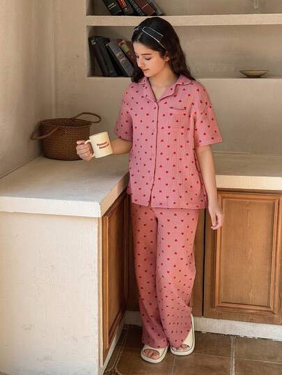 Dazy Kids طقم بيجامة صيفي للفتيات المراهقات مكون من ملابس علوية بأكمام قصيرة وطباعة قلوب وبنطلون