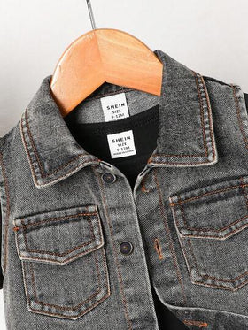 SHEIN طقم لحديثي الولادة والرضع الذكور مكون من سترة جينز بجيب بدون أكمام وشورت جينز قابل للتعديل في الخصر ، مجموعة ملابس صيفية عصرية للسترات والمناسبات