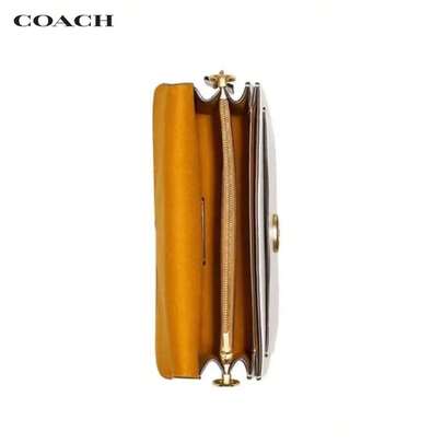 Coach حقائب كتف للنساء
