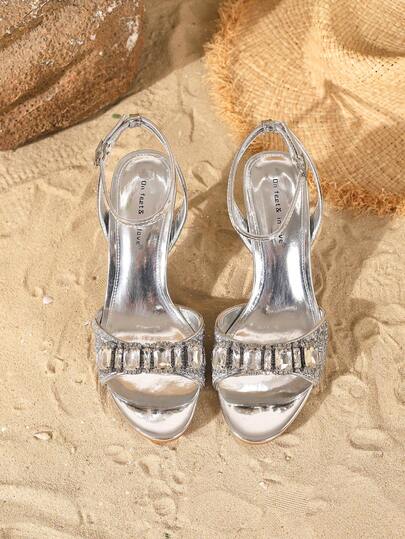 On feet& in love صنادل نسائية أنيقة وعصرية ذات حزام مرصعة بالراين، أصابع مفتوحة وكعب عالي، مناسبة لارتداء مع فساتين الحفلات في الصيف