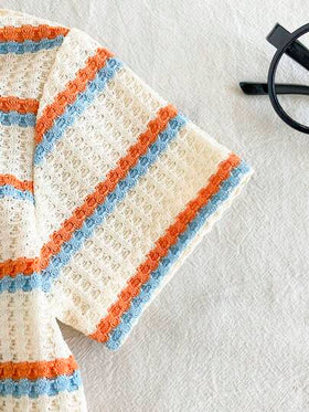 SHEIN Vintaside Kids ملابس أطفال حديثي الولادة - 1 سنة، طقم قميص أكمام قصيرة وشورت بلون المشمش، قماش نسيجي مناسب لارتداء الأطفال في الصيف، القماش النسيجي يعطي إحساسًا بالجودة