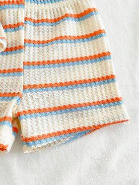 SHEIN Vintaside Kids ملابس أطفال حديثي الولادة - 1 سنة، طقم قميص أكمام قصيرة وشورت بلون المشمش، قماش نسيجي مناسب لارتداء الأطفال في الصيف، القماش النسيجي يعطي إحساسًا بالجودة