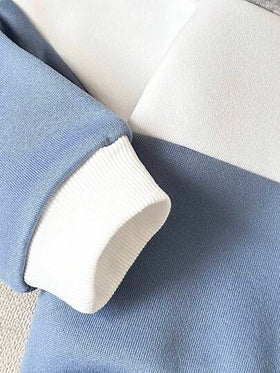 SHEIN Playful Pals طقم بلوزة بولو مطرزة بحرف وبنطلون رياضي للأطفال الرضع، لون كتل، طراز بريبي، جميل وأنيق، مناسب للأطفال في فصلي الخريف والشتاء للخروجات والتصوير الفوتوغرافي والحفلات وما إلى ذلك.
