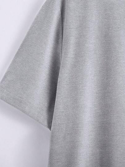 SHEIN مجموعة ملابس علوية وبنطلون قصير بأكمام قصيرة للمراهقين الذكور، مريحة وعملية بألوان متباينة، قطعتان