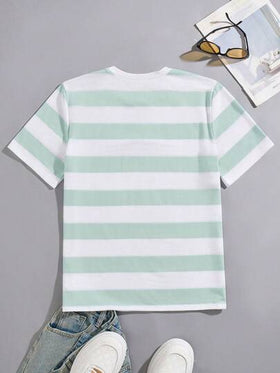 SHEIN ملابس علوية قصير الأكمام مريح وفضفاض للمراهقين الذكور بتصميم مخطط