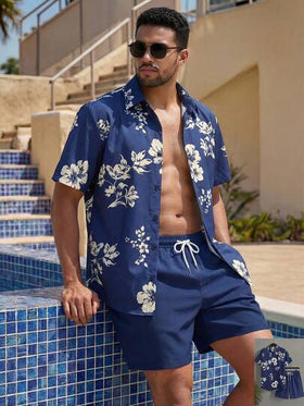 Manfinity Swimmode قميص كم قصير بطبعة زهرية وشورت بخصر رباط للرجال، طقم شاطئ صيفي