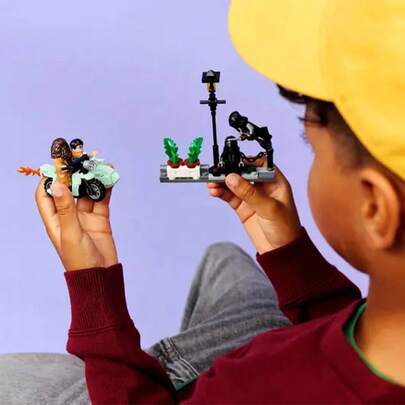 LEGO لعبة بناء ليغو هاري بوتر هاغريد وهاري يهربان من بريفيت درايف - لعبة تظاهر للأولاد والبنات، من عمر 8 سنوات فما فوق - مع دراجة نارية هاغريد المصغرة و4 شخصيات مصغرة - هدية لأعياد الميلاد - 76459