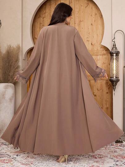 Al Najma رمضان عباية نسائية كبيرة الحجم بأكمام طويلة وأزرار أحادية الصدر مع تطريز دانتيل متباين