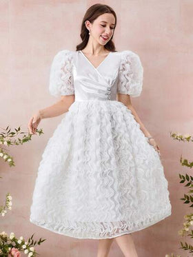 SHEIN Pitira فستان طويل أنيق مطرز بالزهور مع قصات من الشبك والساتان وأكمام منتفخة وأزرار لؤلؤية، مناسب للمناسبات كالمواعيد والحفلات والعطلات والولائم والأعياد والسنة الجديدة والعودة إلى المنزل والحفلات الراقصة والزفاف وفتاة الزهور