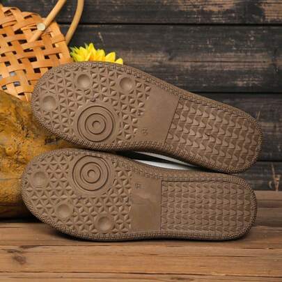 أحذية كانفاس بيضاء قابلة للتنفس بتصميم كاجوال مع ربطات دانتيل، متعددة الاستخدامات للتنقل اليومي بأسلوب كلية، مناسبة لجميع المواسم والأنشطة الخارجية مثل التزلج