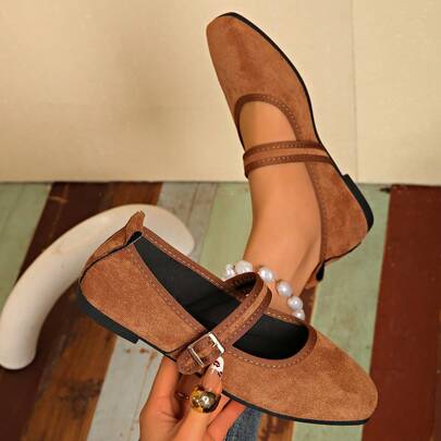 حذاء بالية ذو رؤوس مربعة مقاس كبير للنساء 2025، حذاء ماري جين ذو قاع ناعم وأشرطة موضة، أحذية مريحة وعملية من الجلد المدبوغ مع إبزيم