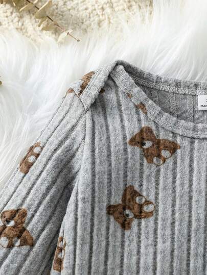 SHEIN طقم رومبير بأكمام طويلة مطبوع عليه دب وقبعة أذن دب ثلاثية الأبعاد مكون من قطعتين، للأطفال الرضع والأطفال الصغار، مناسب للاستخدام اليومي والخارجي والرحلات، تصميم متعدد الاستخدامات