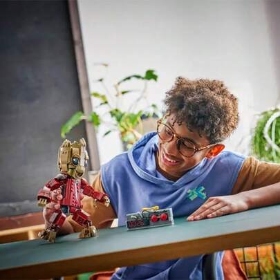 LEGO لعبة بناء ليغو مارفل بدلة الفضائي جروت - شخصية قابلة للتحريك والعرض مع جهاز تفجير وحواجب قابلة للتعديل للأطفال من عمر 10 سنوات فما فوق - فكرة هدية لأعياد الميلاد - 76341