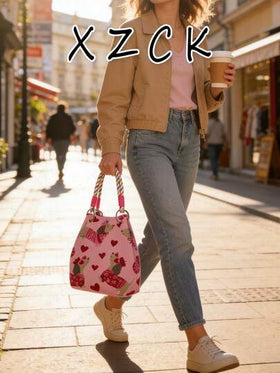 XZCK حقيبة يد بنمط الدوكسن 2026 موضة جديدة، تصميم إبزيم بشكل قلب، حقيبة كتف، حقيبة يد للخروج، خفيفة وقابلة للطي للاستخدام اليومي والحفلات والتسوق، هدية رائعة للصديقة