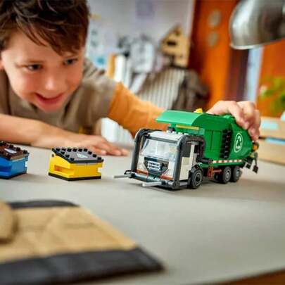شاحنة إعادة التدوير LEGO City - 60495، مناسبة كهدية لعيد الطفل