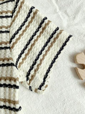 SHEIN Vintaside Kids ملابس أطفال حديثي الولادة إلى عام واحد، بلوزة كم قصير وشورت بلون المشمش، قماش ذو ملمس مناسب لارتداء الأطفال في الصيف، يضيف ملمسًا وجودة إلى الملابس