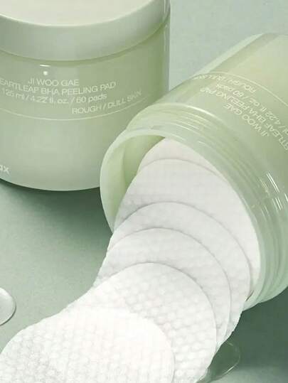 celimax وسادات القطن المقشرة بحمض السالسيليك من Ji.Woo.Gae | العناية بالمسام، وسادات قطنية مقشرة ومنعشة من الجانبين، إشراق البشرة، مرطب، مكونات شجرة الشاي، مناسبة للبشرة المُيالة للحبوب والنمش، هدية عيد الميلاد، هدية جوارب عيد الميلاد (60 قطعة)، مستحضرات