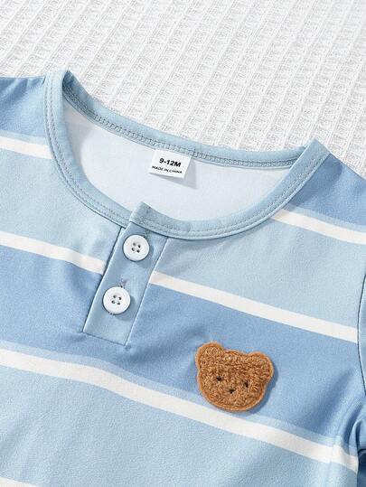 SHEIN Playful Pals مجموعة ملابس علوية وبنطلون قصير الأكمام بياقة دائرية مخطط للأطفال الصغار، قطعتان