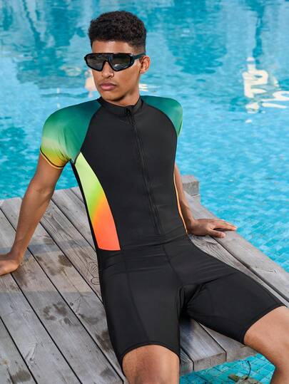 Manfinity Swimmode بدلة سباحة قصيرة الأكمام ذات لون أومبير للرجال