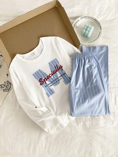 SHEIN Vintaside Kids مجموعة بيجامات مخططة للأولاد قطعتين، بنطلون مخطط أبيض وأزرق، ولباس علوي طويلة الأكمام بطبعة حرفية بيضاء، قماش ناعم وقابل للتنفس، مناسب للربيع والخريف، وهدية رائعة للأطفال