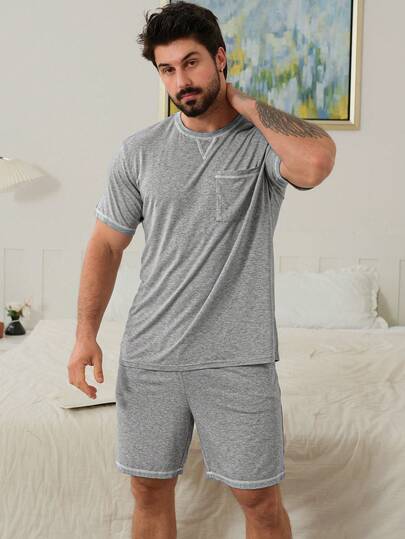 DAZY طقم ملابس منزلية للرجال مكون من بلوزة كم قصير بلون أحادي والشورت، مع تصميم مميز للياقة