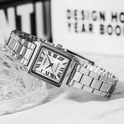 Casio ساعة كاسيو للنساء بتصميم مربع بعقارب الكوارتز LTP-V007D-7B، حالة معدنية رفيعة 7.5 مم، سوار من الفولاذ المقاوم للصدأ، عقارب بأرقام رومانية، مرآة زجاج معدني وإبزيم قابل للطي - ساعة فستان أنيقة عتيقة للاستخدام اليومي/المكتبي