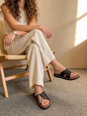 صنادل نسائية صيفية، صنادل لؤلؤية، صنادل نسائية، أحذية نسائية جديدة، أحذية مسطحة، حزام متقاطع، صنادل سوداء، شبشب نسائي، صنادل مفتوحة الأصبع، صنادل فرنسية رجعية، أحذية صيفية أنيقة للنساء، أحذية صيفية، قاع ناعم مريح، شبشب منزلي، أحذية عطلة، صنادل، أحذية منتج