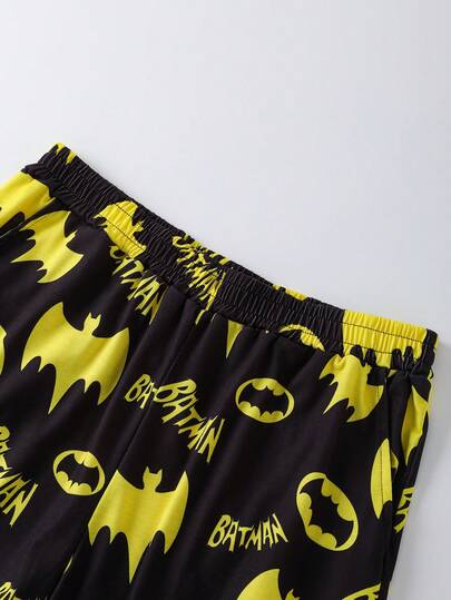 BATMAN X SHEIN بيجامة رجالية مريحة مكونة من تي شيرت بأكمام طويلة وبطبعة الخفافيش وبنطلون، للخريف