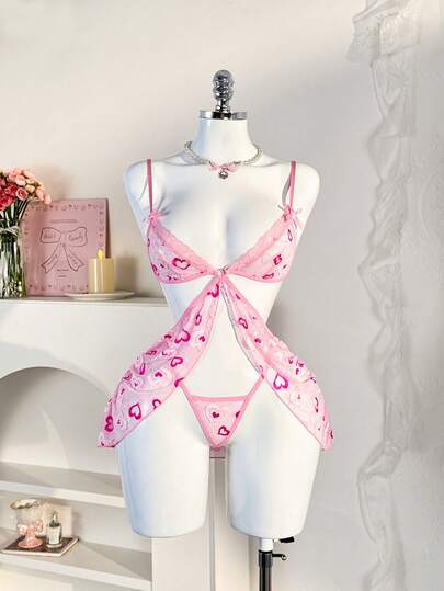 PetitDoll مجموعة قميص نوم وكامسول ظهر مكشوف بشكل قلب وردي لعيد الحب، قطعتان