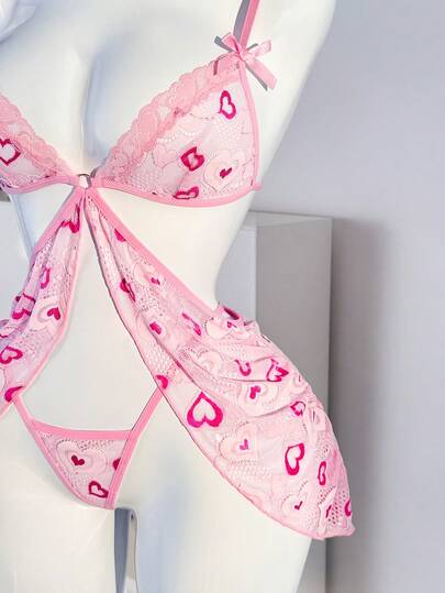 PetitDoll مجموعة قميص نوم وكامسول ظهر مكشوف بشكل قلب وردي لعيد الحب، قطعتان