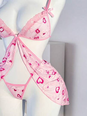 PetitDoll مجموعة قميص نوم وكامسول ظهر مكشوف بشكل قلب وردي لعيد الحب، قطعتان
