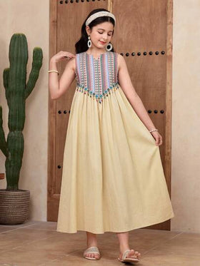 SHEIN رمضان فستان بناتي مراهقة فضفاض كاجوال بسيط مريح بياقة دائرية بتصميم رقعي بألوان متباينة بدون أكمام