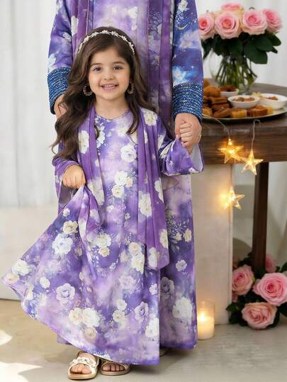 SHEIN فستان كاجوال بياقة على شكل حرف V مع وشاح مزخرف بنقشة الأزهار الصغيرة للفتيات الصغيرات
