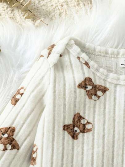 SHEIN طقم رومبير طويلة الأكمام مطبوعة بالدب مع قبعة أذن الدب ثلاثية الأبعاد للأطفال الصغار