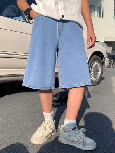 SHEIN شورت أولاد مراهقين بتصميم بسيط قاعدة زرقاء جينز رترو فضفاض مريح منعش مع جيب خلفي وتصميم رقعة صغيرة ذو ساق واسعة للأطفال، ملابس يومية للأولاد المراهقين وملابس ربيع إلى صيف للحفلات والملابس الشارعية