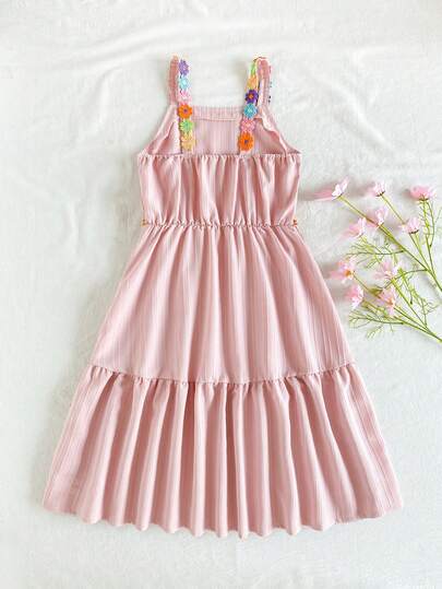 SHEIN Vintaside Kids فستان أميرة للبنات المراهقات، وردي اللون، نسيج مزخرف بنقشة زهرية على الحمالات، مناسب للعطلات الصيفية، لطيف وعملي